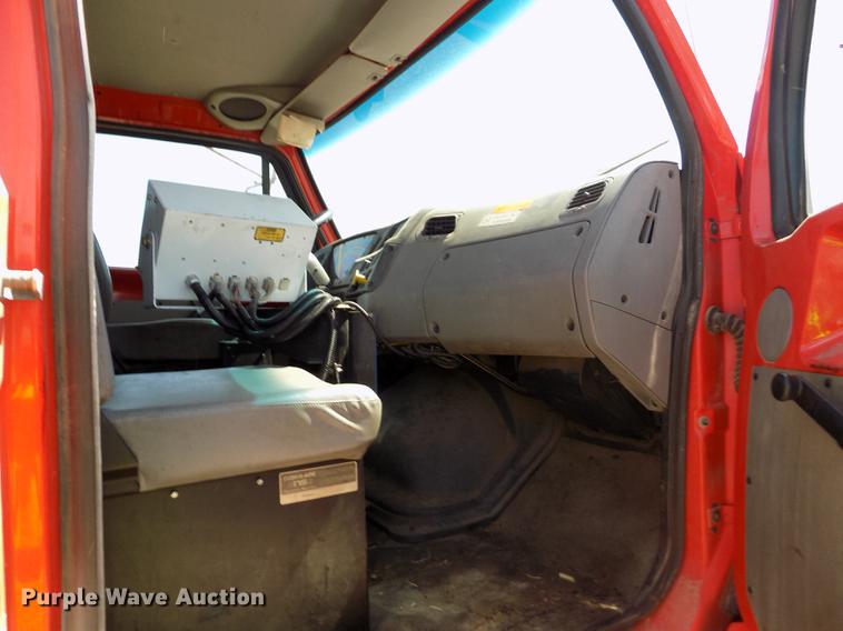 image for item DD5903 2000 Sterling L7500 oil distribution truck