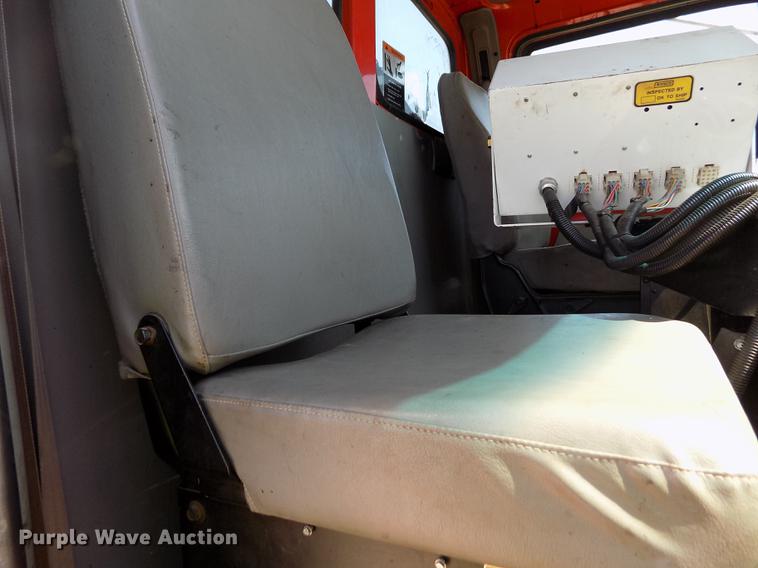 image for item DD5903 2000 Sterling L7500 oil distribution truck