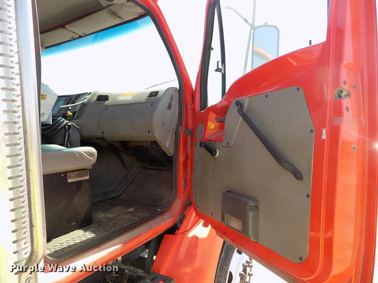 image for item DD5903 2000 Sterling L7500 oil distribution truck