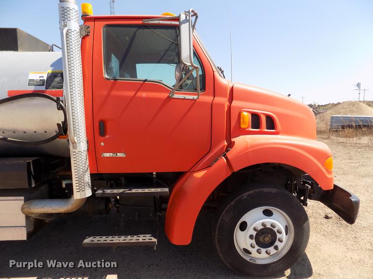 image for item DD5903 2000 Sterling L7500 oil distribution truck