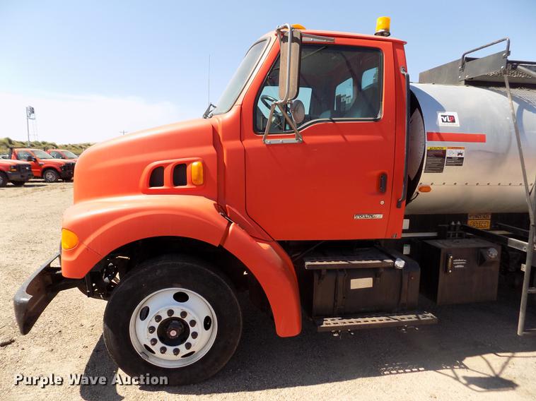 image for item DD5903 2000 Sterling L7500 oil distribution truck