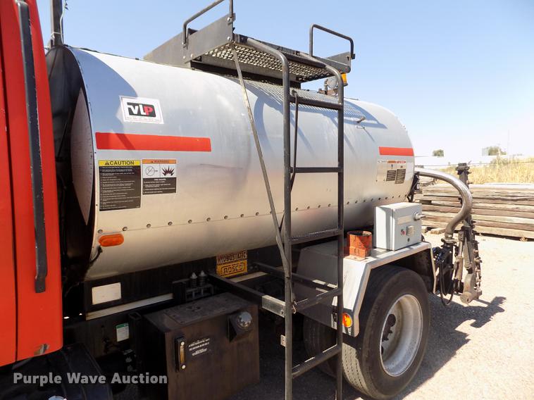 image for item DD5903 2000 Sterling L7500 oil distribution truck