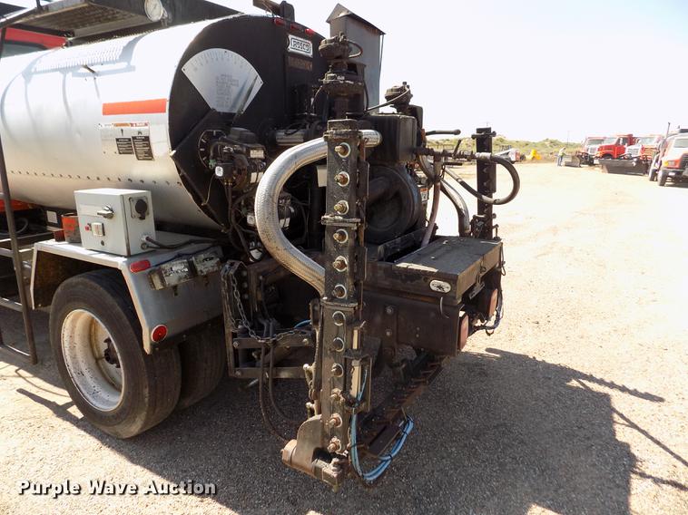 image for item DD5903 2000 Sterling L7500 oil distribution truck