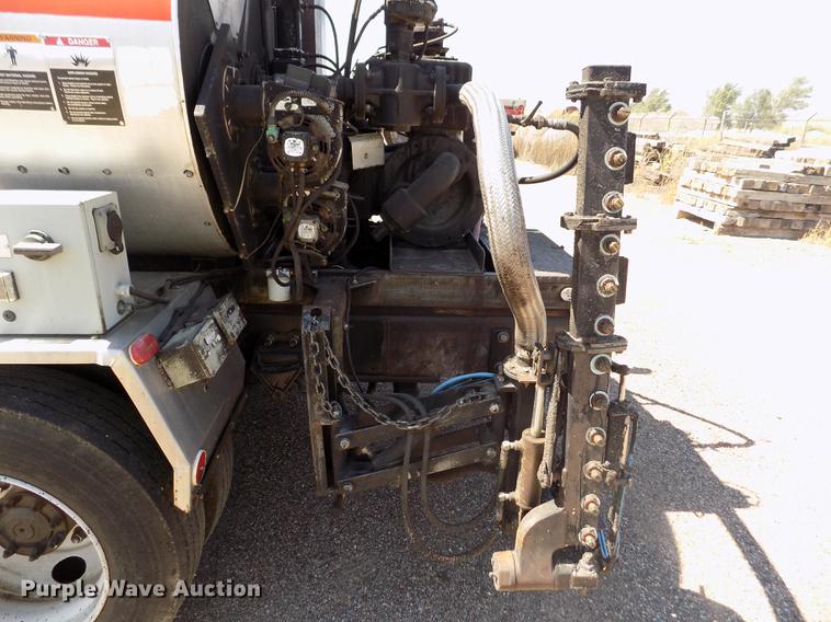 image for item DD5903 2000 Sterling L7500 oil distribution truck