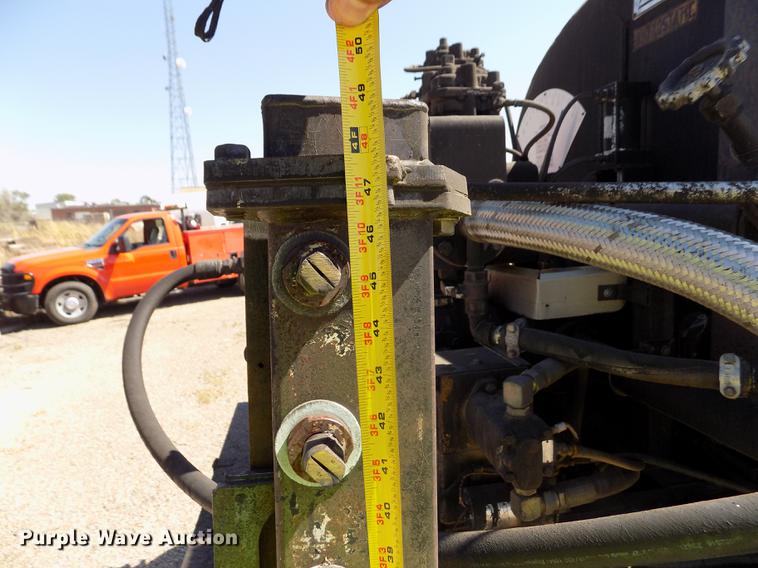 image for item DD5903 2000 Sterling L7500 oil distribution truck