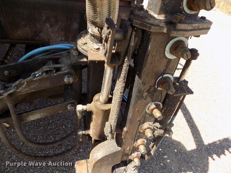 image for item DD5903 2000 Sterling L7500 oil distribution truck