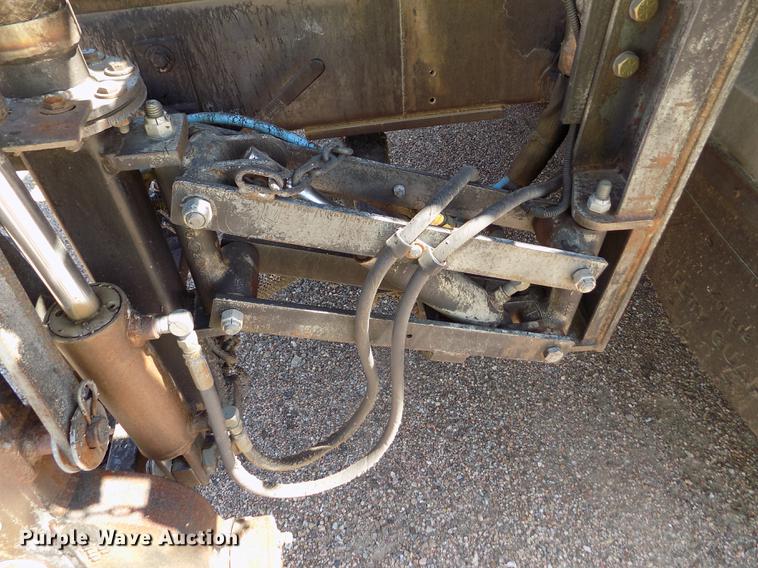 image for item DD5903 2000 Sterling L7500 oil distribution truck