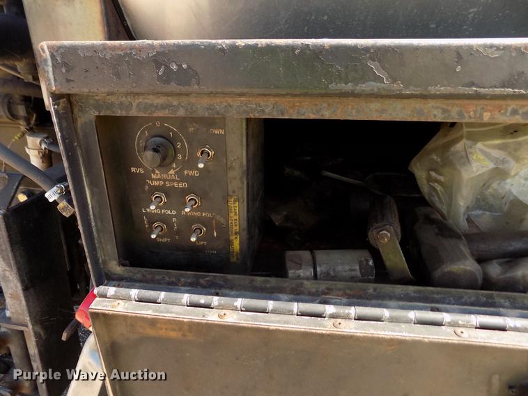 image for item DD5903 2000 Sterling L7500 oil distribution truck