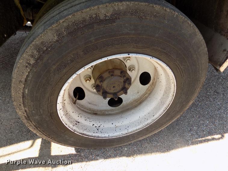 image for item DD5903 2000 Sterling L7500 oil distribution truck