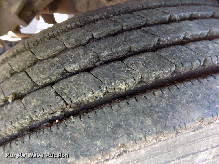 image for item DD5903 2000 Sterling L7500 oil distribution truck