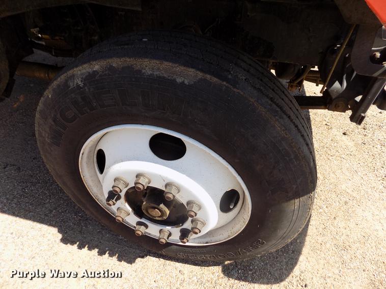 image for item DD5903 2000 Sterling L7500 oil distribution truck