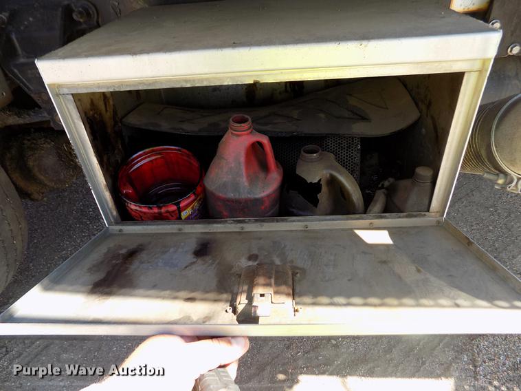 image for item DD5903 2000 Sterling L7500 oil distribution truck