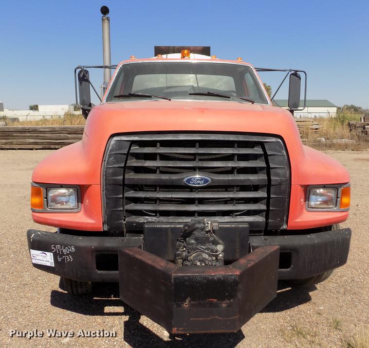 image for item DD5904 1998 Ford F800 oil distribution truck