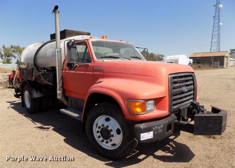 image for item DD5904 1998 Ford F800 oil distribution truck