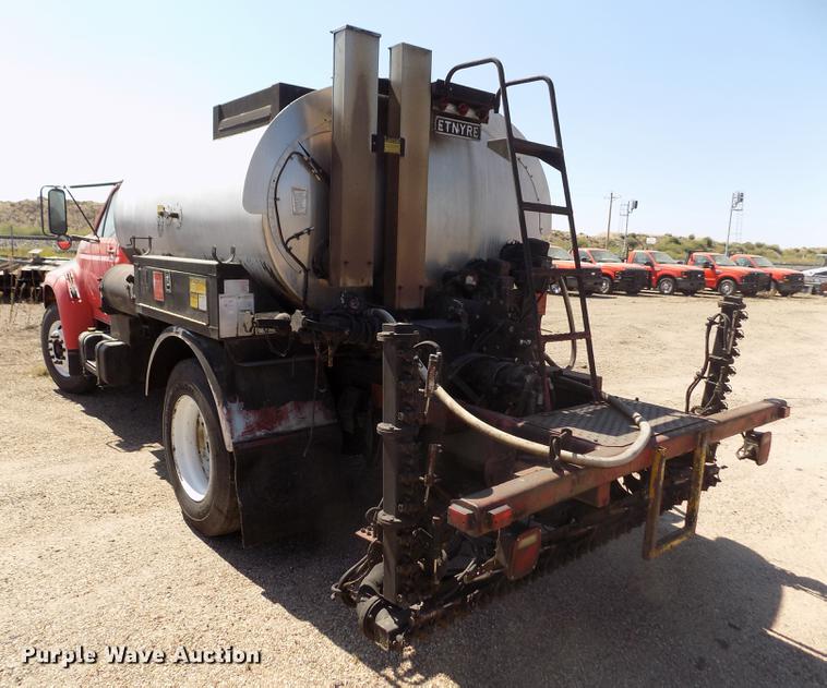 image for item DD5904 1998 Ford F800 oil distribution truck