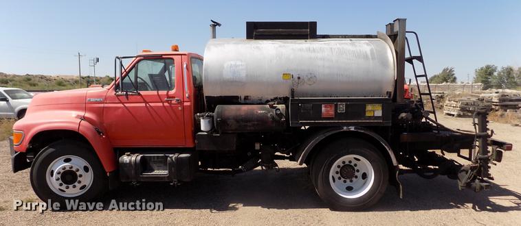 image for item DD5904 1998 Ford F800 oil distribution truck