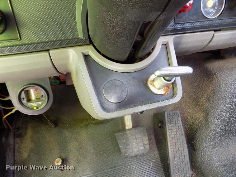 image for item DD5904 1998 Ford F800 oil distribution truck