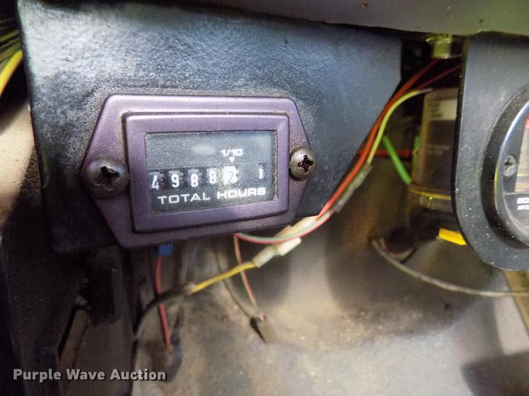 image for item DD5904 1998 Ford F800 oil distribution truck