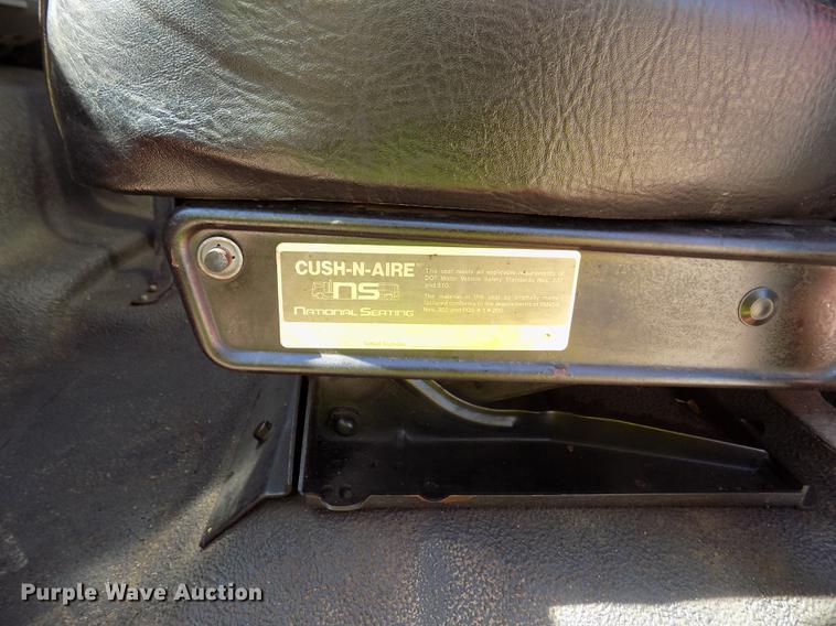 image for item DD5904 1998 Ford F800 oil distribution truck