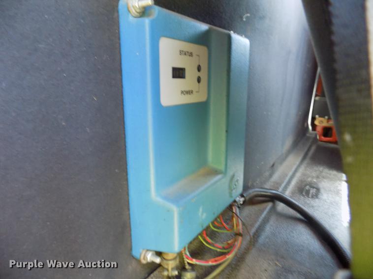 image for item DD5904 1998 Ford F800 oil distribution truck