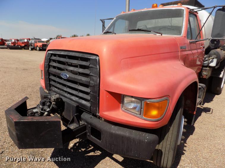 image for item DD5904 1998 Ford F800 oil distribution truck
