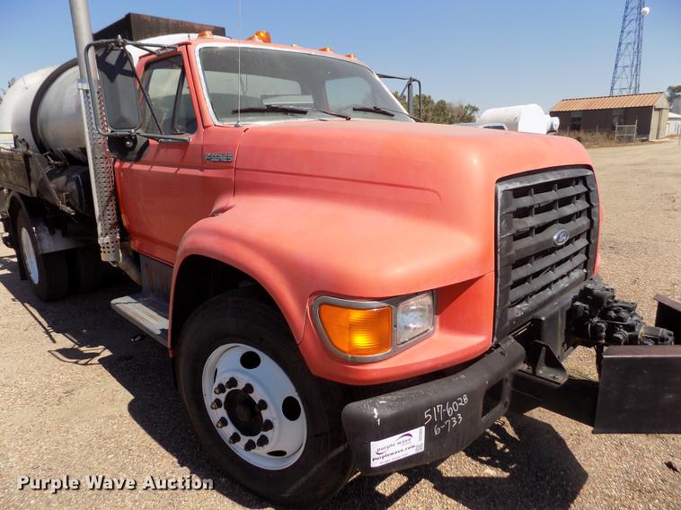 image for item DD5904 1998 Ford F800 oil distribution truck