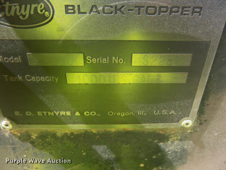 image for item DD5904 1998 Ford F800 oil distribution truck