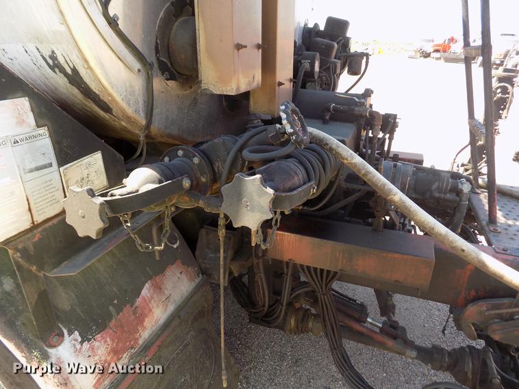 image for item DD5904 1998 Ford F800 oil distribution truck