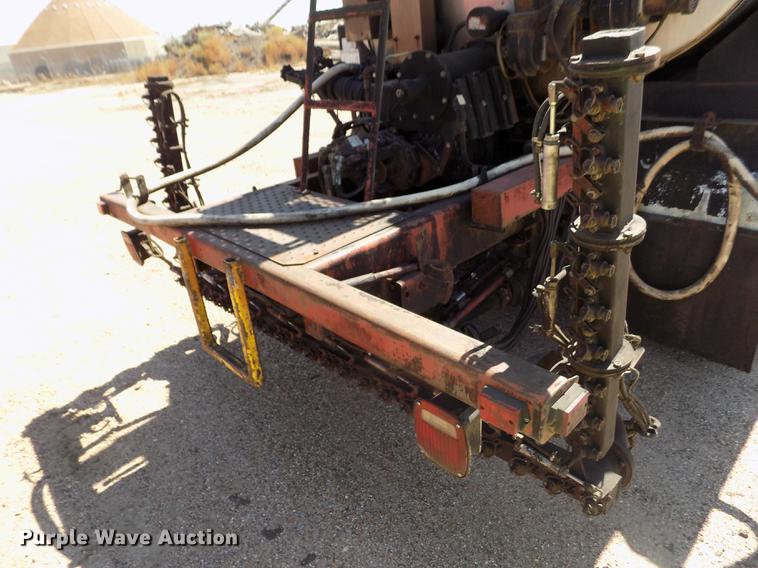 image for item DD5904 1998 Ford F800 oil distribution truck