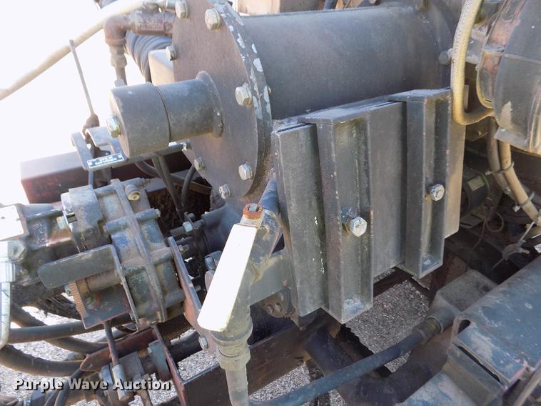 image for item DD5904 1998 Ford F800 oil distribution truck