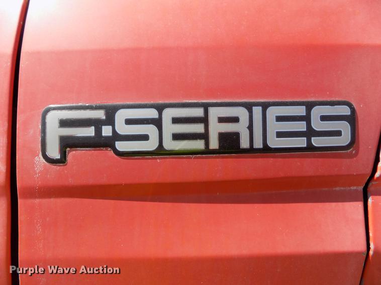 image for item DD5904 1998 Ford F800 oil distribution truck