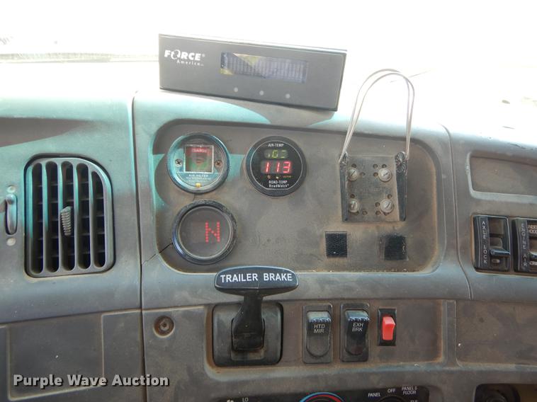 image for item DD6460 2003 Sterling LT7500 dump truck