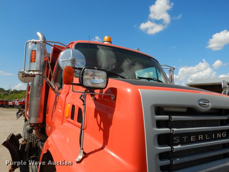 image for item DD6460 2003 Sterling LT7500 dump truck