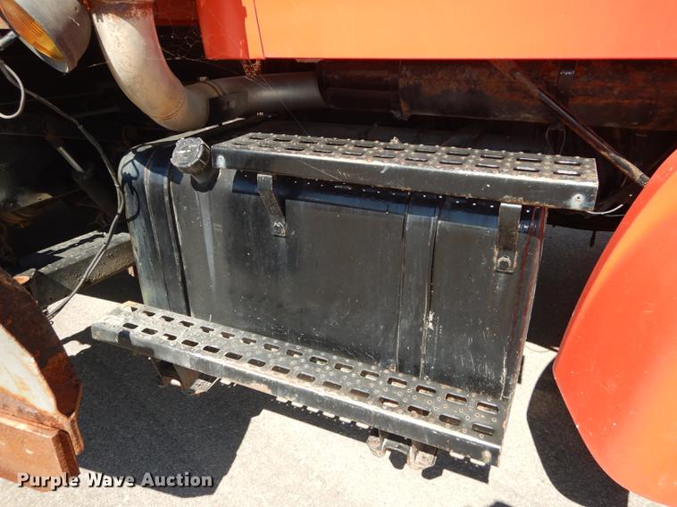 image for item DD6460 2003 Sterling LT7500 dump truck