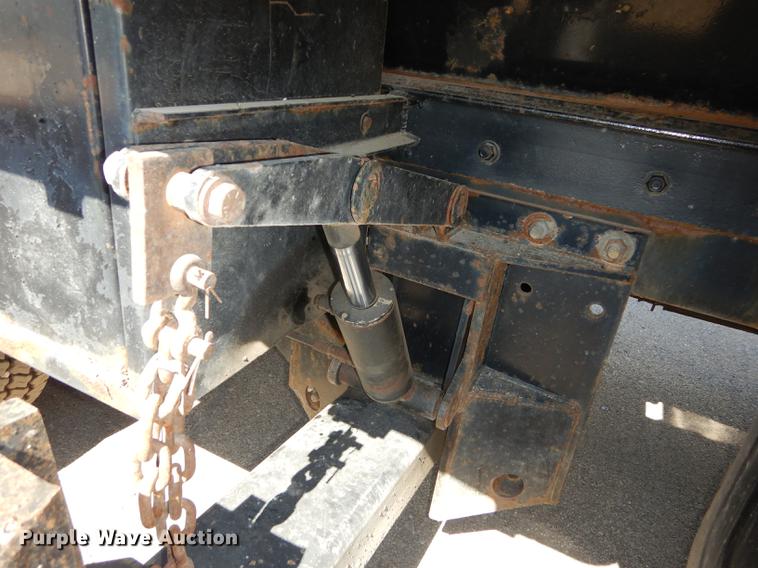image for item DD6460 2003 Sterling LT7500 dump truck