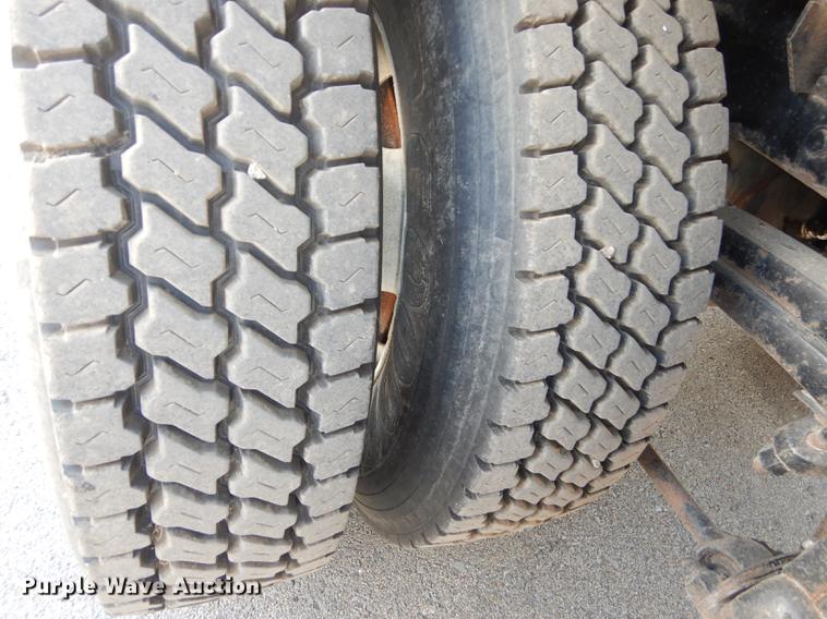 image for item DD6460 2003 Sterling LT7500 dump truck