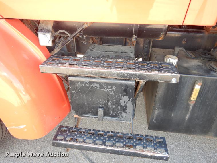 image for item DD6460 2003 Sterling LT7500 dump truck