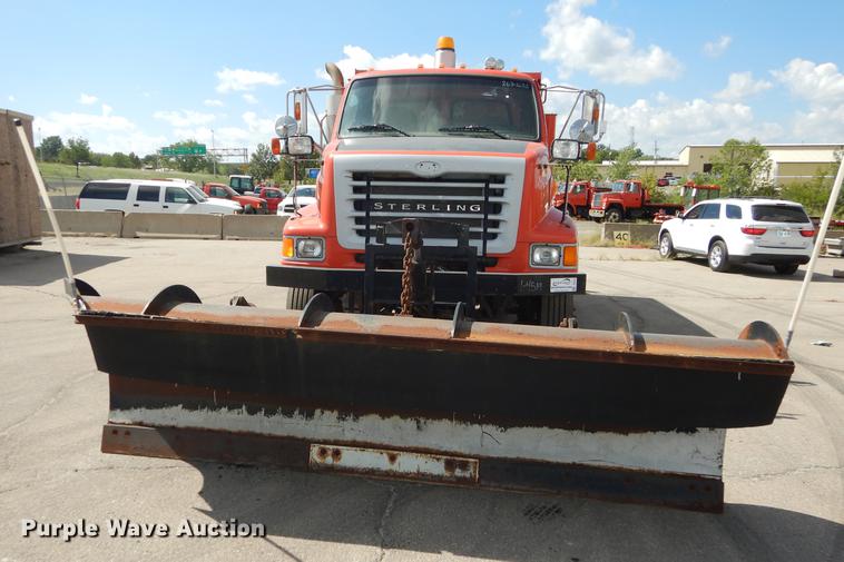 image for item DD6461 2003 Sterling LT7500 dump truck