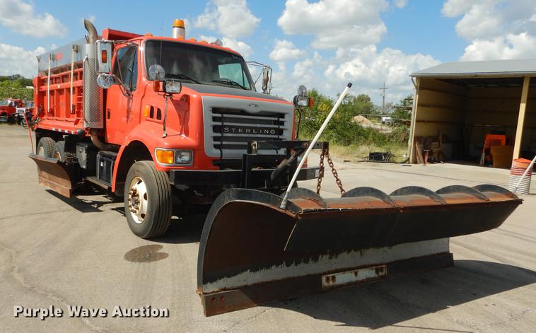 image for item DD6461 2003 Sterling LT7500 dump truck