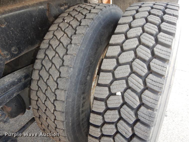 image for item DD6461 2003 Sterling LT7500 dump truck