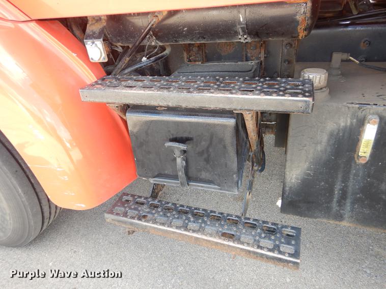 image for item DD6461 2003 Sterling LT7500 dump truck