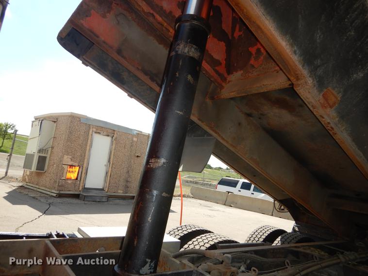 image for item DD6461 2003 Sterling LT7500 dump truck