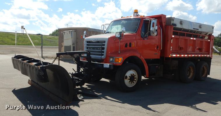 image for item DD6462 2003 Sterling LT7500 dump truck