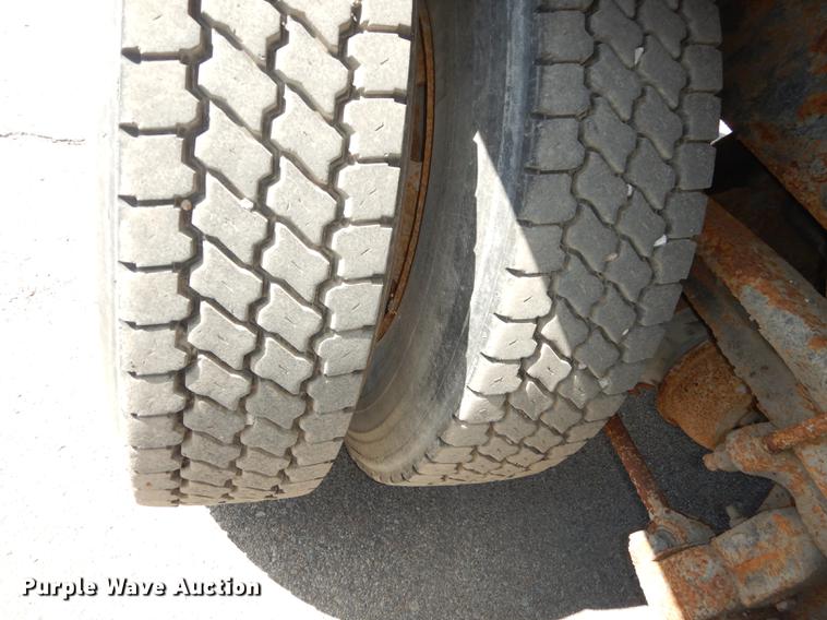 image for item DD6462 2003 Sterling LT7500 dump truck