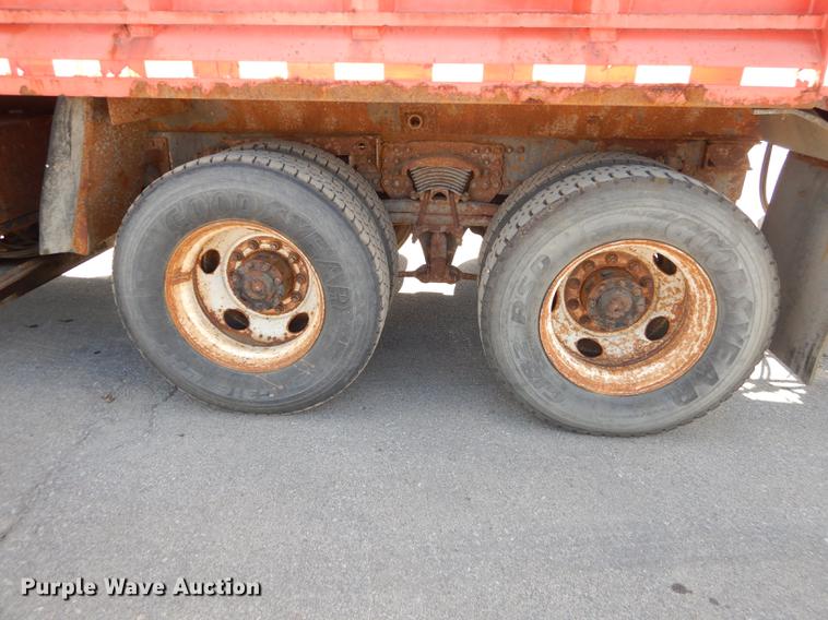 image for item DD6462 2003 Sterling LT7500 dump truck