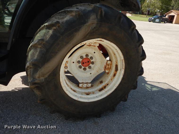 image for item DD6522 1999 New Holland TS100 tractor