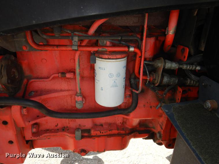 image for item DD6522 1999 New Holland TS100 tractor