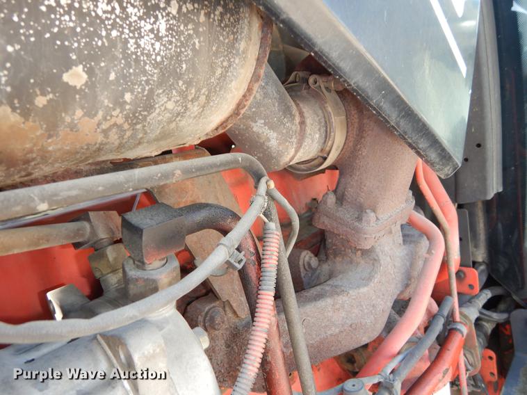 image for item DD6522 1999 New Holland TS100 tractor