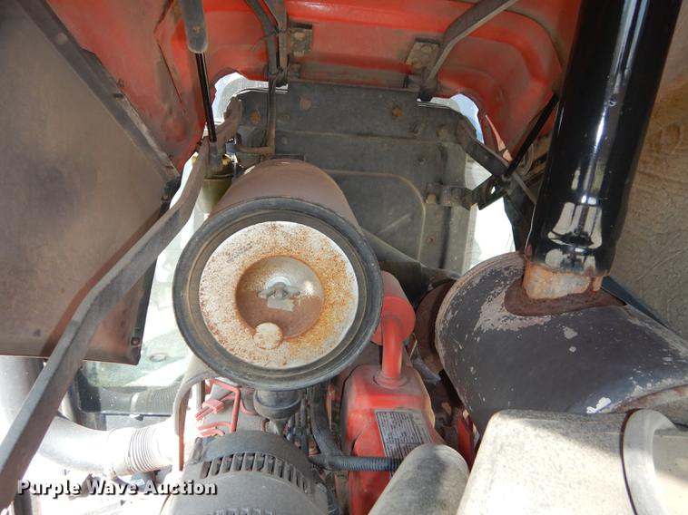 image for item DD6522 1999 New Holland TS100 tractor