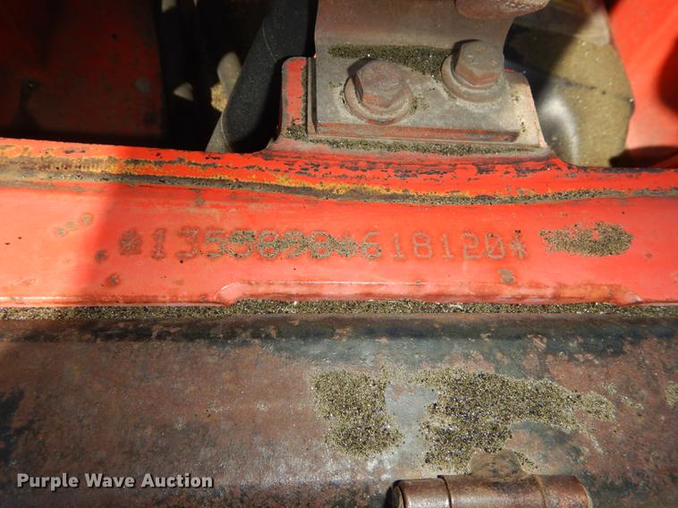 image for item DD6522 1999 New Holland TS100 tractor